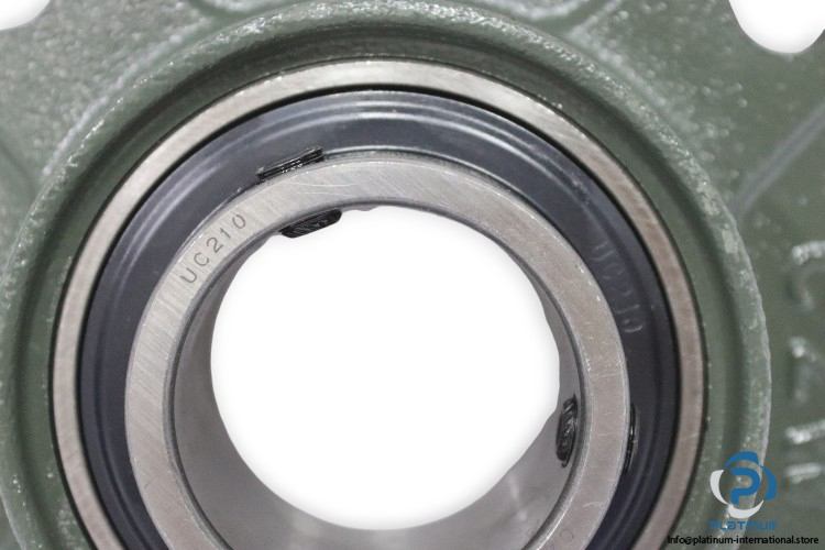 czw-UCF-210-square-flanged-ball-bearing-unit-new-carton-1