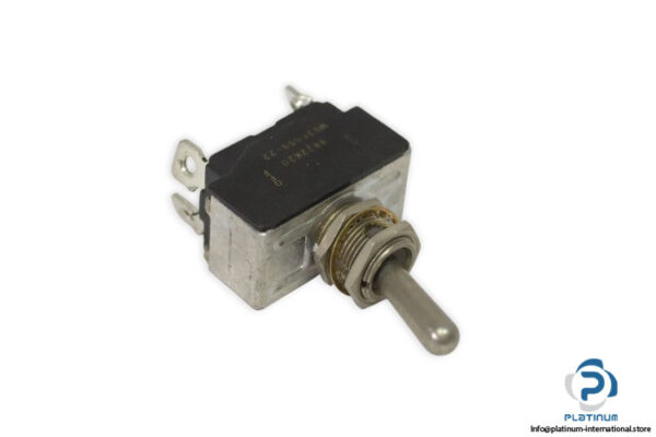 eaton-MS35059-22-toggle-switch-(Used)