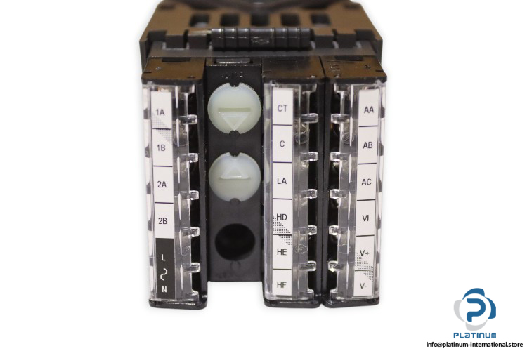 eurotherm-3216_CC_VH_LRXX_X_2XL-pid-temperature-controller-(new)-2