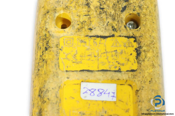 demag-DST-6_7-control-pendant-switch-used-3