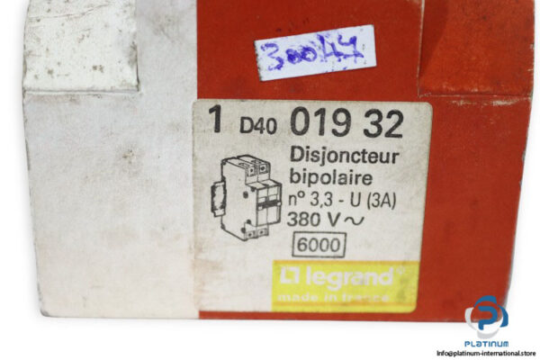 legrand-019-32-double-pole-circuit-breaker-new-2