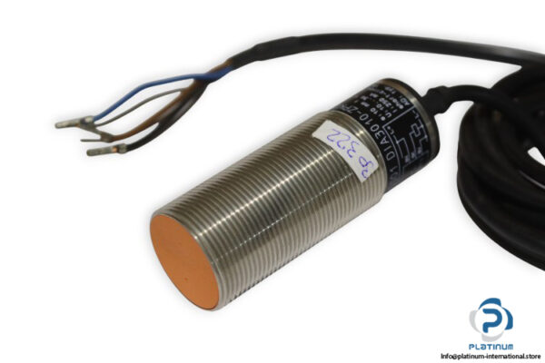 Ifm-dia3010-zpkg-compact-speed-sensor-and-evaluation-module(new)-1