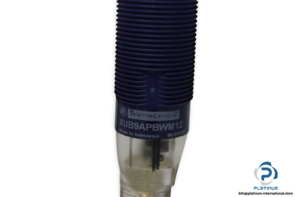 telemecanique-XUB9APBWM12-Photoelectric-sensor(new)-1