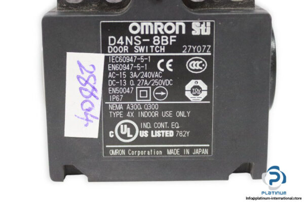 omron-D4NS-8BF-safety-door-switch-(Used)-1
