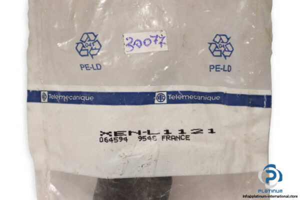 telemecanique-XEN-L-1121-contact-block-(new)-2