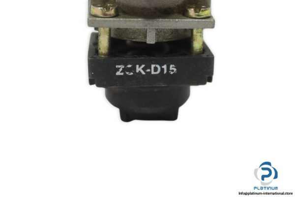 telemecanique-ZCK-D15-limit-switch-head-(used)-2