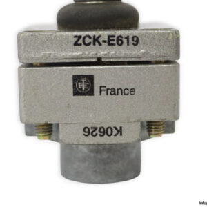 telemecanique-ZCK-E619-limit-switch-head-(used)-1