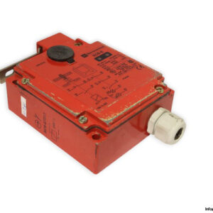 telemecanique-XCS-E7311-safety-switch-used