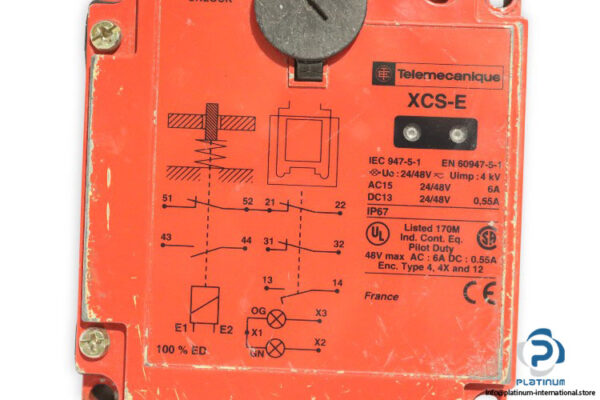 telemecanique-XCS-E7311-safety-switch-used-1