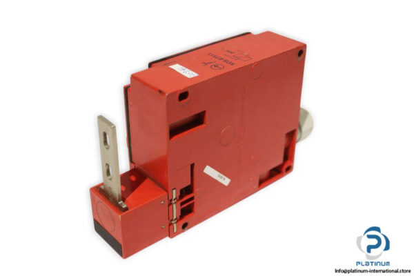 telemecanique-XCS-E7311-safety-switch-used-3