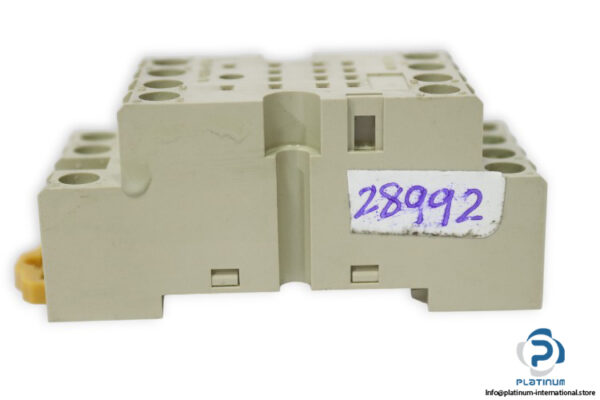 omron-PYF-14A-N-relay-socket-new-2