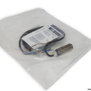 telemecanique-XS1M18AB120-inductive-proximity-sensor-new