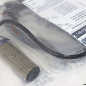 telemecanique-XS1M18AB120-inductive-proximity-sensor-new-1