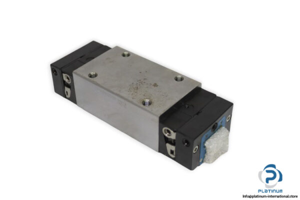 rexroth-R162422220-ball-runner-block-new-1
