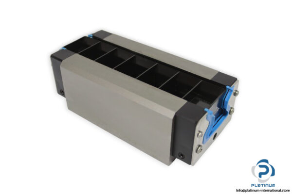 rexroth-R182443110-roller-runner-block-new-carton