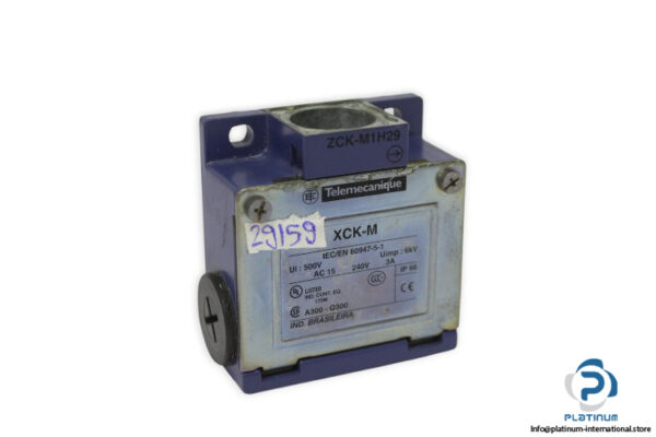 telemecanique-ZCK-M1H29-limit-switch-body-(Used)