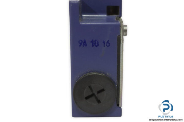 telemecanique-ZCK-M1H29-limit-switch-body-(Used)-2