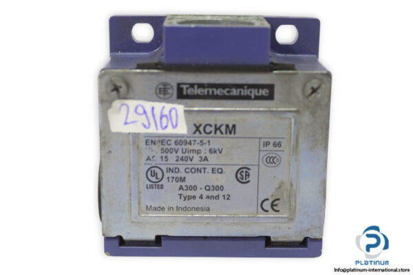 telemecanique-ZCKM5-limit-switch-body-(Used)-1