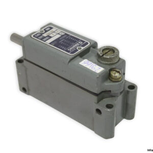 square-d-AW-42-limit-switch-(Used).jpg