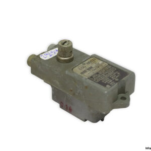 general-electric-114cw12-limit-switch(used)