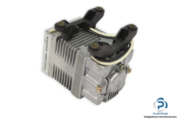 medo-vp0140-v1006-d2-0511-linear-vacuum-pump(new)-2