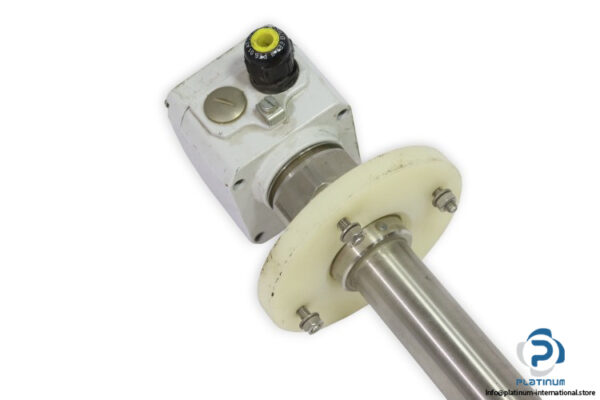 uwt-RN3002-WGSG29LGS29D-rotary-paddle-level-switch-(Used)-1