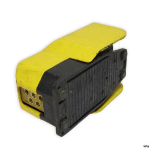 pneumax-228.52.10_1-pneumatic-foot-valve-(used)-1