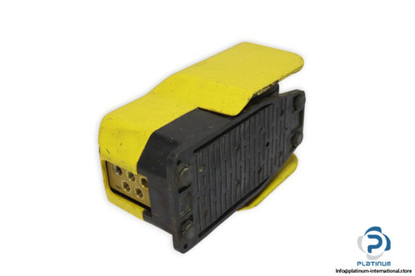 pneumax-228.52.10_1-pneumatic-foot-valve-(used)-1