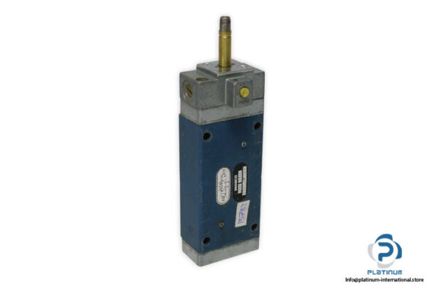 wabco-5726490020-pneumatic-directional-control-valve-(used)