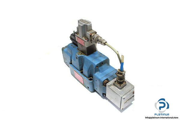 moog-d633z1713m-servo-proportional-control-valve-3