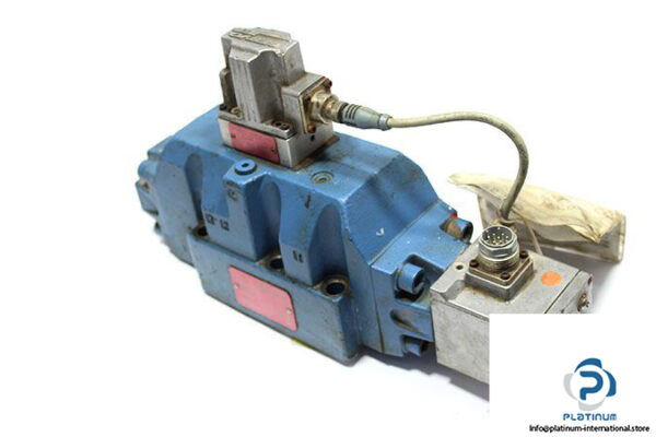 moog-d663z4747-servo-proportional-control-valve-3