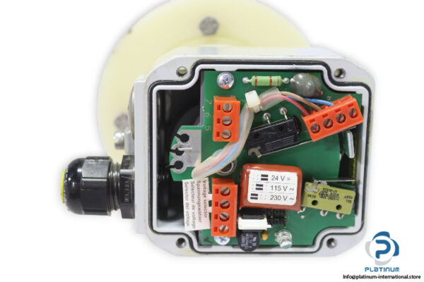 uwt-RN3004-WGRN3LGRN3D-rotary-paddle-level-switch-(Used)-2