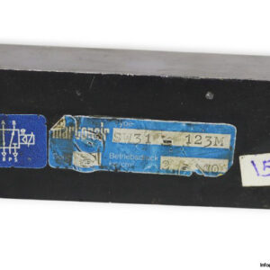 martonair-SW31-123M-pneumatic-directional-control-valve-(used)-2