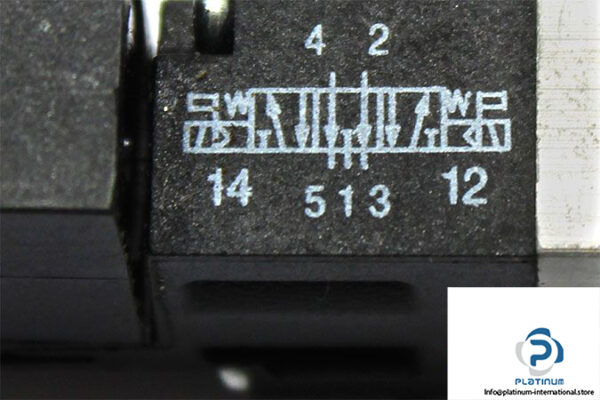 bosch-0-820-049-065-double-solenoid-valve-3