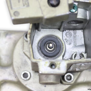 ross-D2776B8011-single-solenoid-valve-w_o-coil-(new)-2