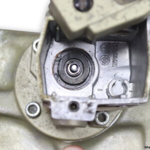 ross-D2176B8011-single-solenoid-valve-w_o-coil-(new)-2