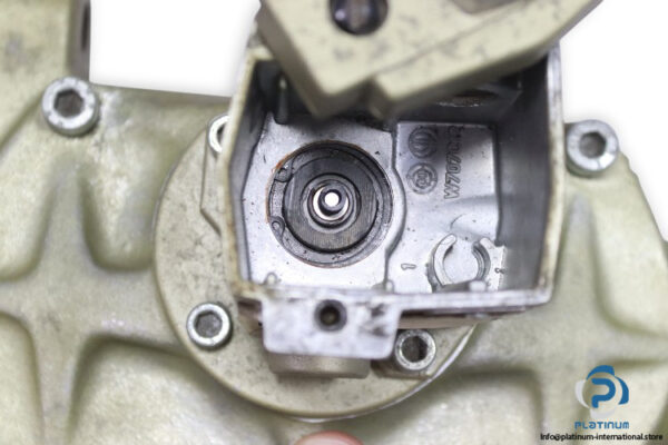 ross-D2176B8011-single-solenoid-valve-w_o-coil-(new)-2