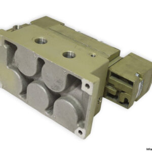 ross-W7077C6331-double-solenoid-control-valve-with-sub-base-(new)-1