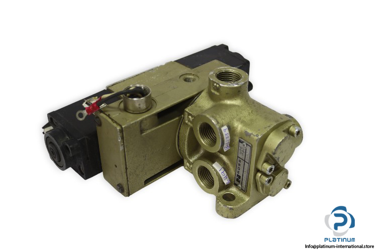 ross-D2776B4013-double-solenoid-valve-(used)