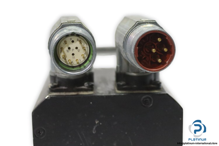 eurotherm-antrirbe-ACM2N-0220-4_1-3-AC-servomotor-used-1