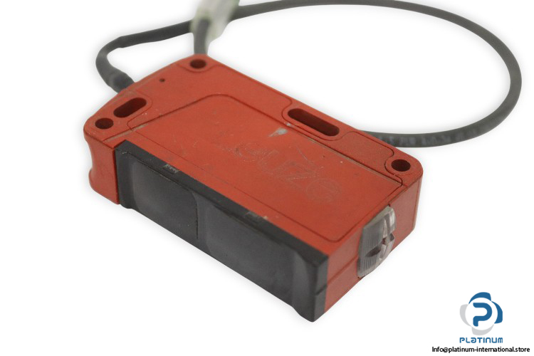leuze-IHRT-46B_4.200-S12-diffuse-reflection-sensor-with-background-suppression-(New)-1