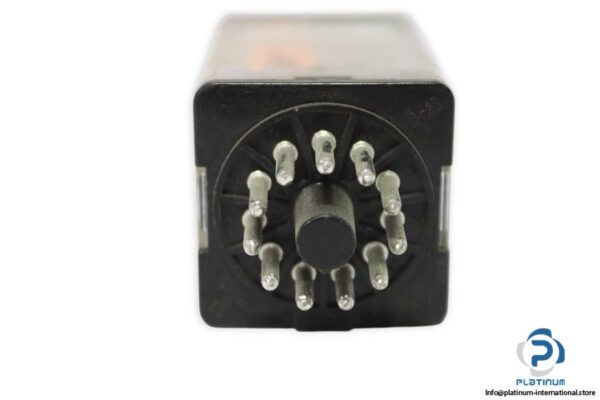 schneider-electric-RUMC32BD-24VDC-universal-plug-in-relay-(new)-2