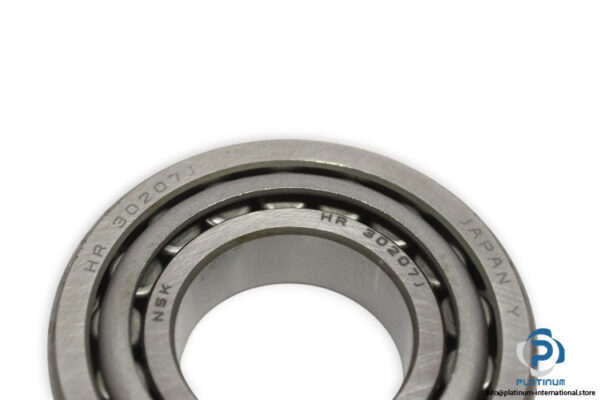 nsk-HR-30207J-tapered-roller-bearing-(new)-1