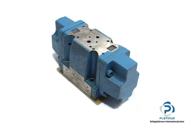 Vickers--DG5S-5-2G-M-U-H5-30-pilot-operated-directional-control-valve