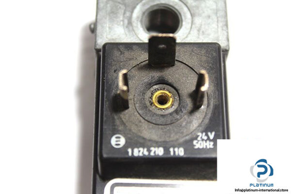 bosch-0-820-005-253-solenoid-valve-2