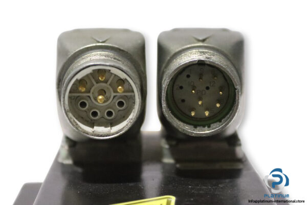 schneider-BMH1002P07A2A-servomotor-(used)-1