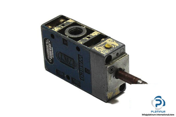 wabco-5722270220-single-solenoid-valve
