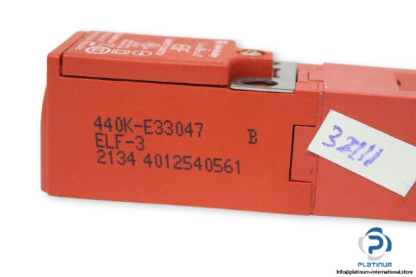 allen-bradley-440K-E33047-tongue-safety-Interlock-switch-(New)-2