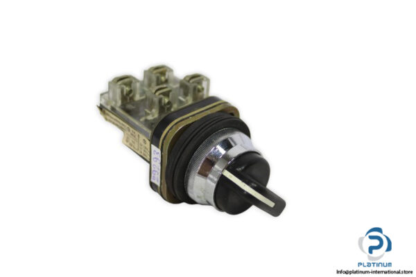 telemecanique-ZB2.RA91_XB2.M-control-button-contact-block-(Used)