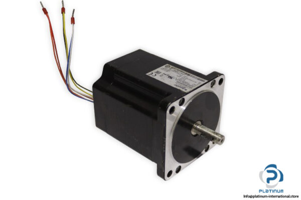 schneider-electric-BRS39ANS0230-stepper-motor-(used)